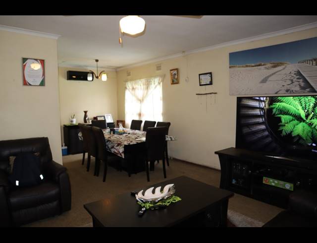 3 BEDROOM HOUSE FOR SALE IN NEW GERMANY